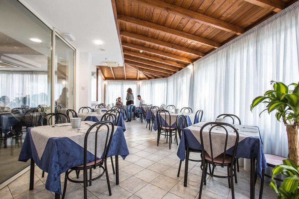 רימיני Hotel Nancy מראה חיצוני תמונה