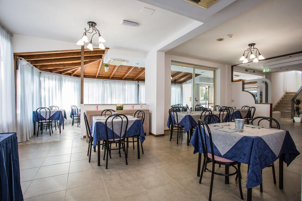 רימיני Hotel Nancy מראה חיצוני תמונה