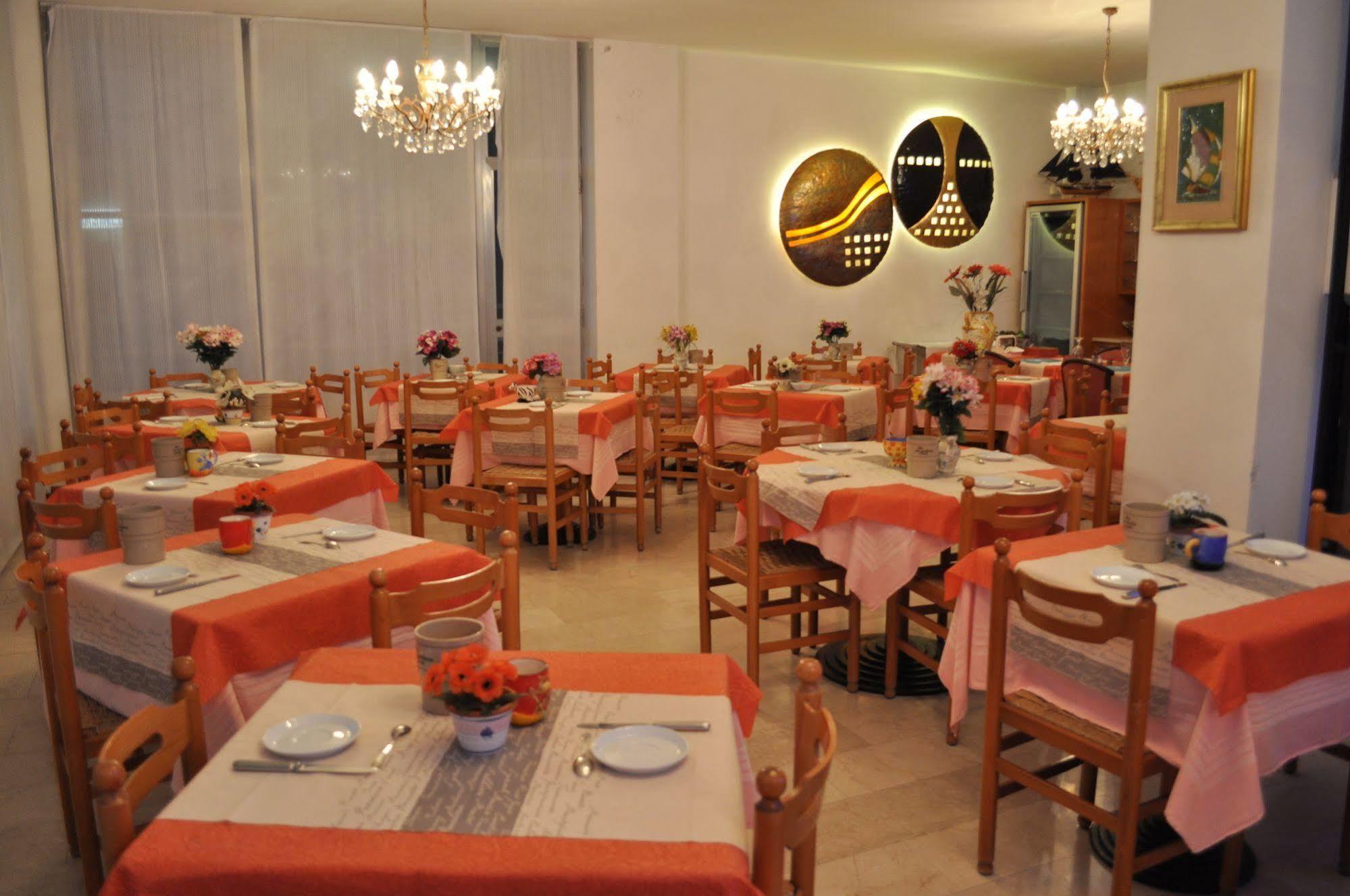 רימיני Hotel Nancy מראה חיצוני תמונה